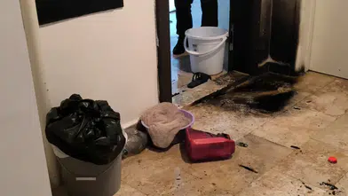 Eski Kız Arkadaşının Kapısını Benzin Döküp Ateşe Verdi!