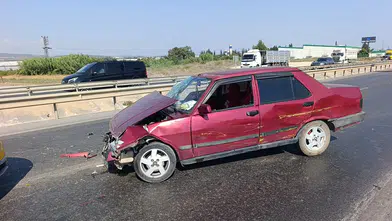 Manavgat'ta Alkollü Sürücü Önce Bariyerlere Sonra Taksiye Çarptı