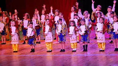 Miniklerin Büyük Gururu: AKM’de Mezuniyet Şöleni