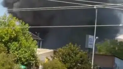 Döşemealtı’da Yangın: Park Malzemelerinin Depolandığı Alan Yandı