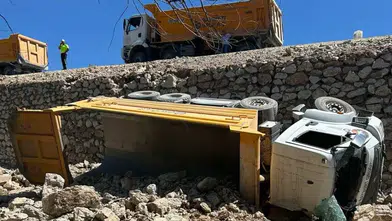 Yol Yapım Sahasında Feci Kaza: Korkuteli-Fethiye Yolunda Devrilen Kamyonun Sürücüsü Öldü