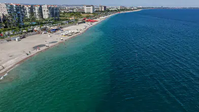 Konyaaltı Sahili’nde Güvenlik Alarmı! Şamandıralar Neden Yok?