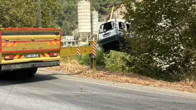 Kontrolden Çıkan Otomobil Şarampole Uçtu: 3 Kişi Yaralandı!
