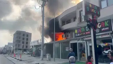 Hatay Arsuz'da Mobilya Mağazasında Çıkan Yangında 3 Kişi Kurtarıldı