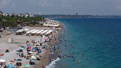 Antalya Kavruluyor! Hissedilen Sıcaklık 42 Dereceye Ulaştı