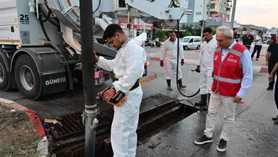 Kepez'de Kış Hazırlıkları Başladı: Yağmur Suyu Mazgalları Temizleniyor