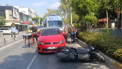 Manavgat Antalya Caddesi'nde Trafik Kazası: Motosiklet Sürücüsü Yaralandı