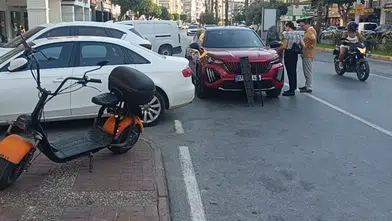 Manavgat'ta Motosiklet Aniden Açılan Araç Kapısına Çarptı