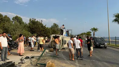 Alanya'da Bisikletliye Çarpmamak İçin Direksiyonu Kırdı! Ortalık Savaş Alanına Döndü