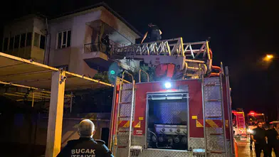 Bucak’ta Gece Yarısı Yangın Paniği: Son Kat Alevlere Teslim Oldu