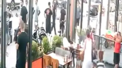 Ekmek İndirirken Otomobil Çarptı: Metrelerce Savruldu