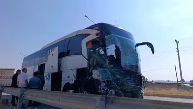 Antalya Yolcularını Taşıyan Otobüs Kaza Yaptı: 1 Ölü, 15 Yaralı!