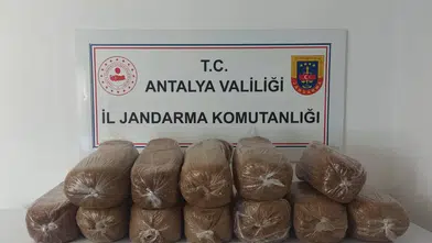 Aksu, Alanya ve Demre'de 785 Kilo Kaçak Tütün Jandarmaya Takıldı