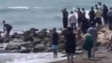 Samandağ'da Yasak Uyarısına Rağmen Denize Giren 3 Kişi Dalgalara Kapıldı
