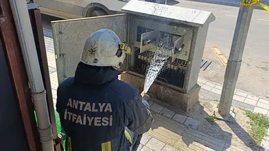 Manavgat'ta Aşırı Sıcaklar Elektrik Panolarını Yaktı: Ekipler Alarma Geçti
