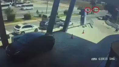 Manavgat'ta Tur Minibüsü ile Çarpışan Motosikletli Ağır Yaralandı