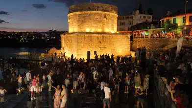 Antalya'nın 2 Bin Yıllık Simgesi Hıdırlık Kulesi'nde Gün Batımı Konseri