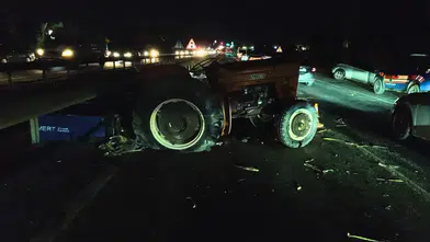 Manavgat Doğançam Kavşağı'nda Otomobil Traktöre Çarptı: 2 Ağır Yaralı