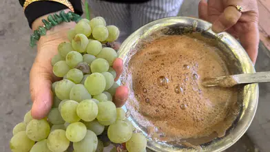 İbradı'da Asırlık Bağların Şifalı Pekmezi Bakır Kazanlarda Kaynıyor: Kilogramı 500 TL