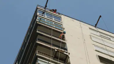 Antalya'da Dış Cephe Boyası Yapan İşçiler İskelede Asılı Kaldı