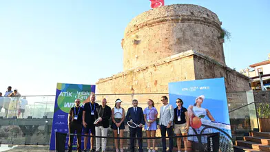 Kaleiçi’nde tarih ve spor buluştu! Milli tenisçilerden Hıdırlık Kulesi’nde özel gösteri