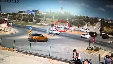 Manavgat'ta Kural İhlali Faciaya Davetiye Çıkardı: Motosikletteki 2 Kişi Hastanelik Oldu