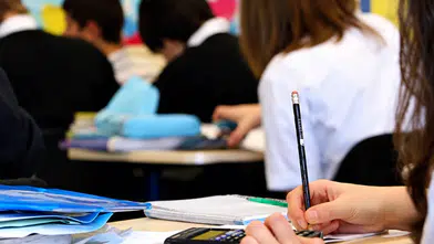 Antalya'da KPSS Heyecanı: Binlerce Aday Memuriyet İçin Ter Döküyor