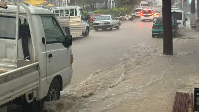 Antalya'da Şiddetli Sağanak! Elmalı'da Pazar Yerini Su Bastı