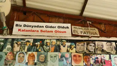 Aksu Yeşilkaraman Köy Meydanındaki Fotoğrafların Sırrı Ne?