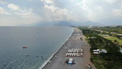 Antalya'da Sonbaharda Yaz Manzarası: Eylül Ayında Denize Girdiler
