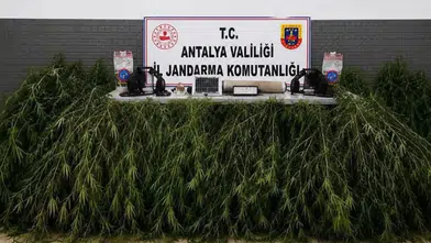 Antalya'nın 2 İlçesinde Zehir Tacirlerine Baskın: 4 Şüpheli Yakalandı