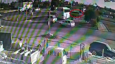 Manavgat'ta Kırmızı Işıkta Geçen Taksici Motosikleti Parçalayıp Kaçtı