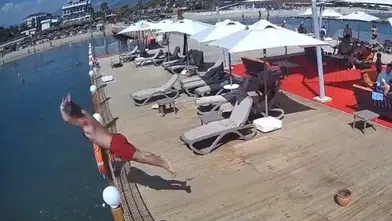 Alanya'da Otel İskelesinden Sığ Suya Atlayan Tatilci Hayatını Kaybetti