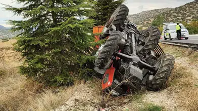 Burdur Çavdır'da Traktör Şarampole Devrildi: 1 Yaralı!