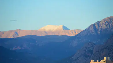 Antalya'da Sağanağın Ardından 3 Bin 86 Rakımlı Beydağları'nda İlk Kar!