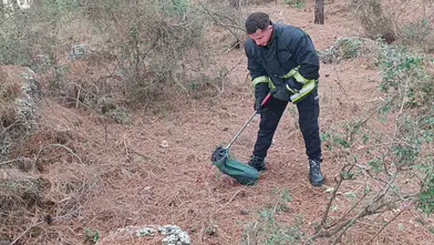 Manavgat'ta Merdiven Altından 2 Metrelik Kara Yılan Çıktı