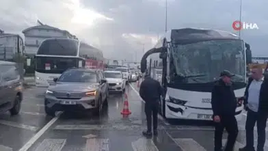 Manavgat’ta Zincirleme Kaza: Otel Servisi Kamyona Çarptı!