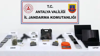 Kumluca'da Jandarmadan Uyuşturucu ve Silah Operasyonu: 5 Gözaltı