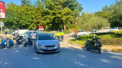 Manavgat Sarılar'da Dönüş Kazası: Motosiklet Sürücüsü Yaralandı