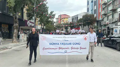Burdur’da 1 Ekim Dünya Yaşlılar Günü’nde "Gençler ve Yaşlılar" Yürüyüşü