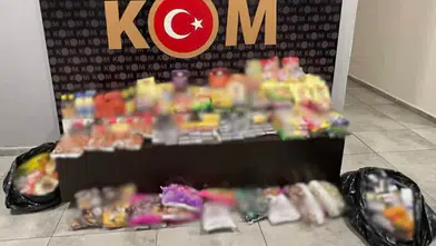 Antalya'nın 4 İlçesinde Depolar ve Evler Arandı: Binlerce Kaçak Ürün Bulundu