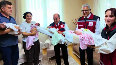 Kaş'ta Dördüz Kız Bebek Mucizesi: 28 Gün Sonra Taburcu Oldular