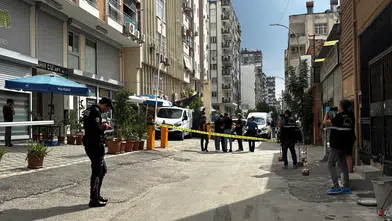 Adana'da İş Yeri Önünde Oturan İki Kişiye Silahlı Saldırı Düzenlendi