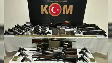 Antalya Dahil 16 Şehirde Suç Şebekelerine 24 Baskın: 198 Gözaltı