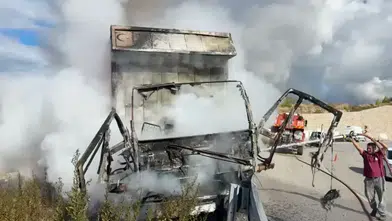 Manavgat'ta Freni Boşalan Alev Topu Minibüse Çarpmasın Diye Kendini Yola Fırlattı
