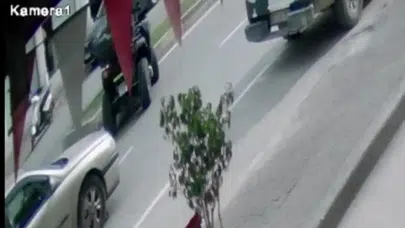 Antalya Manavgat’ta Zincirleme Kaza: ATV Sürücüsü Ağır Yaralandı