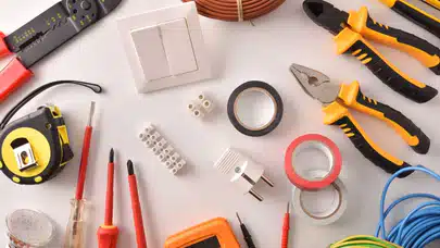 Elektrik, Aydınlatma, Sıhhi Tesisat ve Kalorifer Malzemeleri İle Avadanlık ve Hırdavat Alınacak