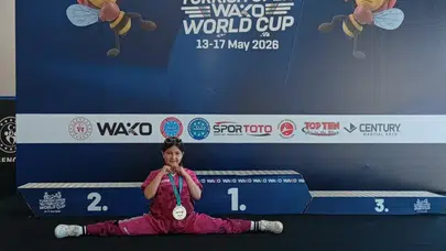 Ringde Fırtına Gibi Esti! 8 Yaşındaki Sporcu Nebahat Eda Antalya'da Tarih Yazdı