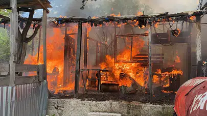 Erdemli'de Yayla Evinde Yangın: Ahşap Baraka Dakikalar İçinde Küle Döndü