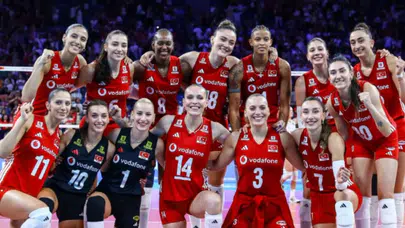 Almanya'yı Mağlup Eden Filenin Sultanları'ndan Müthiş Seri